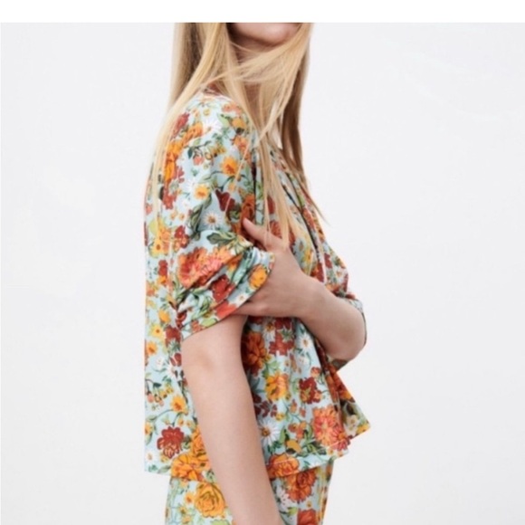 Zara Floral Boxy Button Down Shirt - Picture 2 of 9